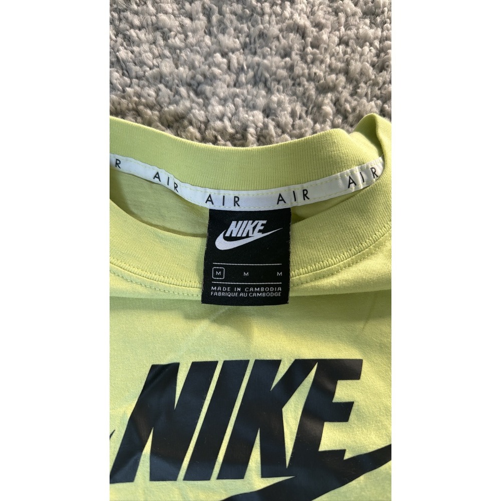Nike Air Womens M Boxy Tee Shirt Loose Crop Yellow Black Short Sleeve - Picture 2 of 5